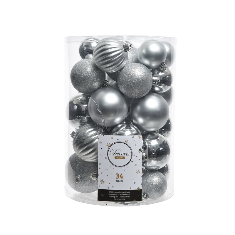 Kerstballen 34x st zilver 4, 6, 7 en 8 cm kunststof kerstversiering