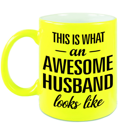 Awesome husband / echtgenoot cadeau mok / beker neon geel 330 ml