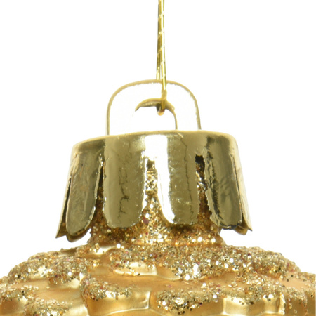 Decoris kersthangers dennenappels - 6x st - goud - 8 cm - kunststof - kerstornamenten