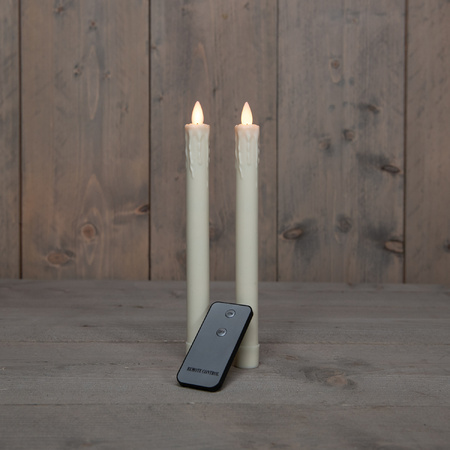 Kaarsen set van 2x stuks Led dinerkaarsen ivoor wit inclusief afstandsbediening 23 cm