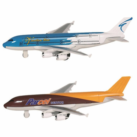 Speelgoed vliegtuigen setje van 2 stuks bruin en blauw 19 cm